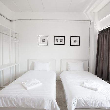 Flat White Cafe X Poshtel Hostel Лампанг Екстериор снимка