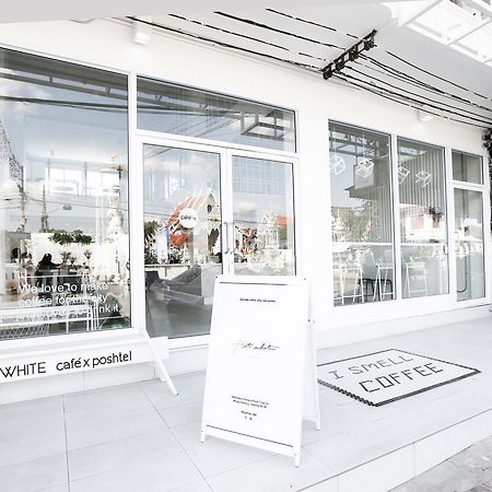 Flat White Cafe X Poshtel Hostel Лампанг Екстериор снимка