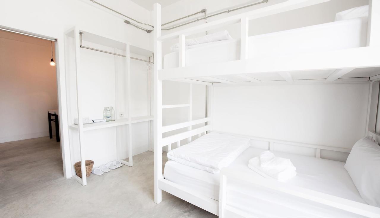 Flat White Cafe X Poshtel Hostel Лампанг Екстериор снимка