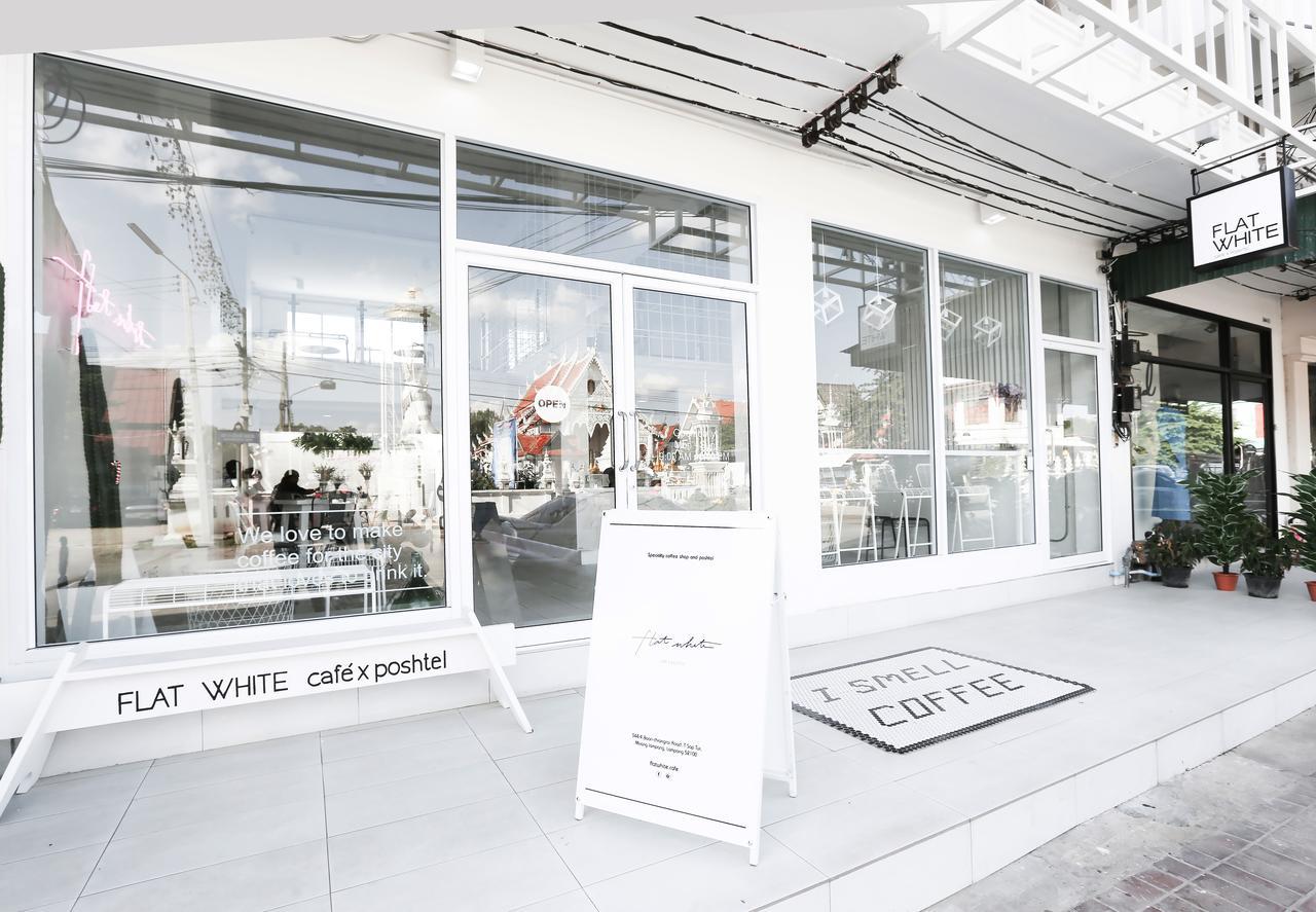 Flat White Cafe X Poshtel Hostel Лампанг Екстериор снимка